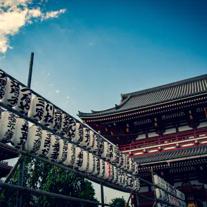 浅草寺の提灯と宝蔵門