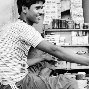 Young tobacconist in Kolkata