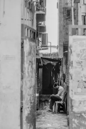 Man staying motionless in the lane