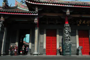 red doors in Hsing Tian Kong