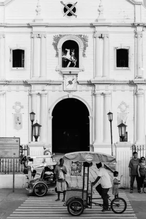 People in front of Vigan cathedral