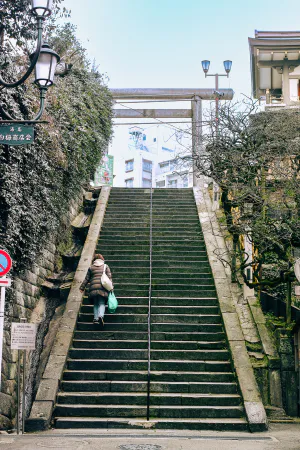 Steep stairway in Yushima Tenmangu