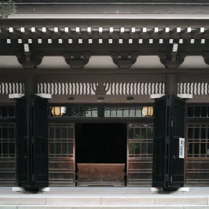 円覚寺の仏殿の正面